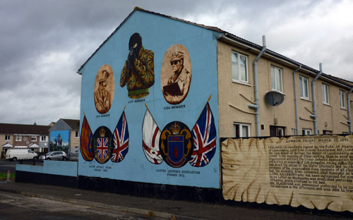 Casa com pinturas de carter poltico em Belfast