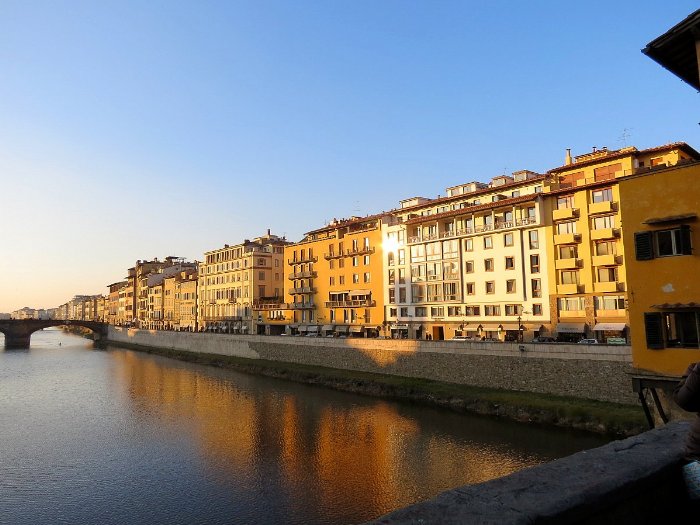 Pr do sol em Florena visto a partir da Ponte Vecchio
