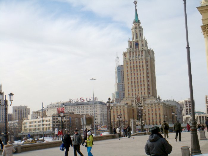 Conforme andamos, mais edifcios no melhor estilo russo