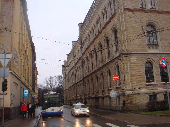 nibus no Centro Histrico de Riga