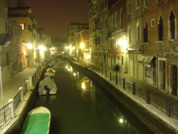 Canais de Veneza  noite
